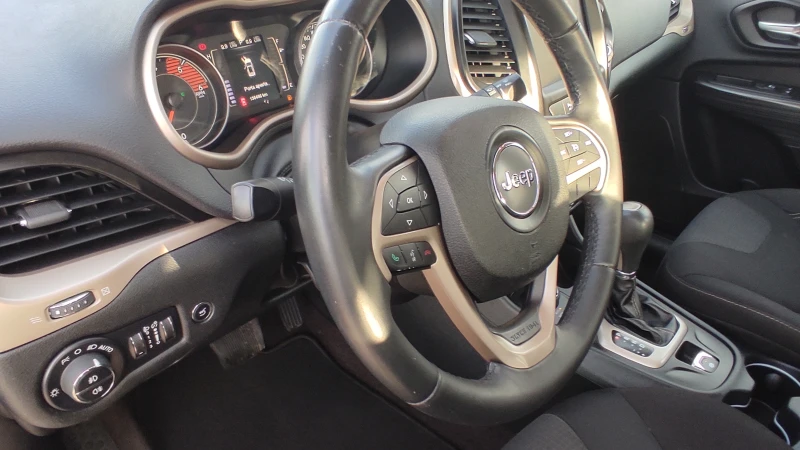 Jeep Cherokee LATITUDE 4x4 FULL!!! 138. ХИЛ.КМ!!! , снимка 13 - Автомобили и джипове - 52658246