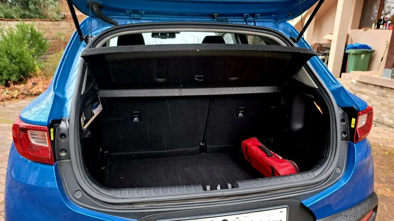 Kia Stonic, снимка 6 - Автомобили и джипове - 52895402