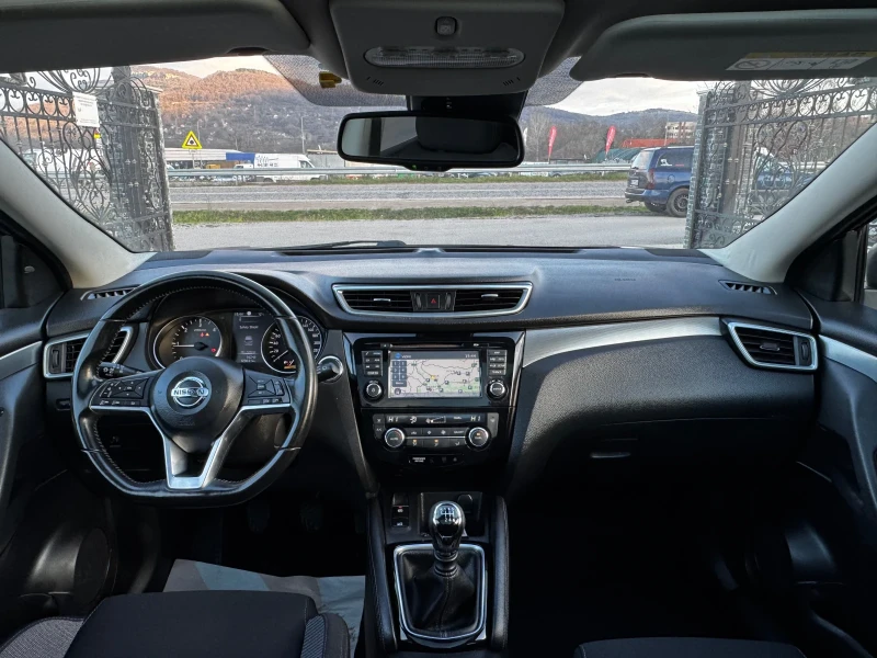 Nissan Qashqai 1.5DCI ИТАЛИЯ ПАНОРАМА, снимка 10 - Автомобили и джипове - 52907490