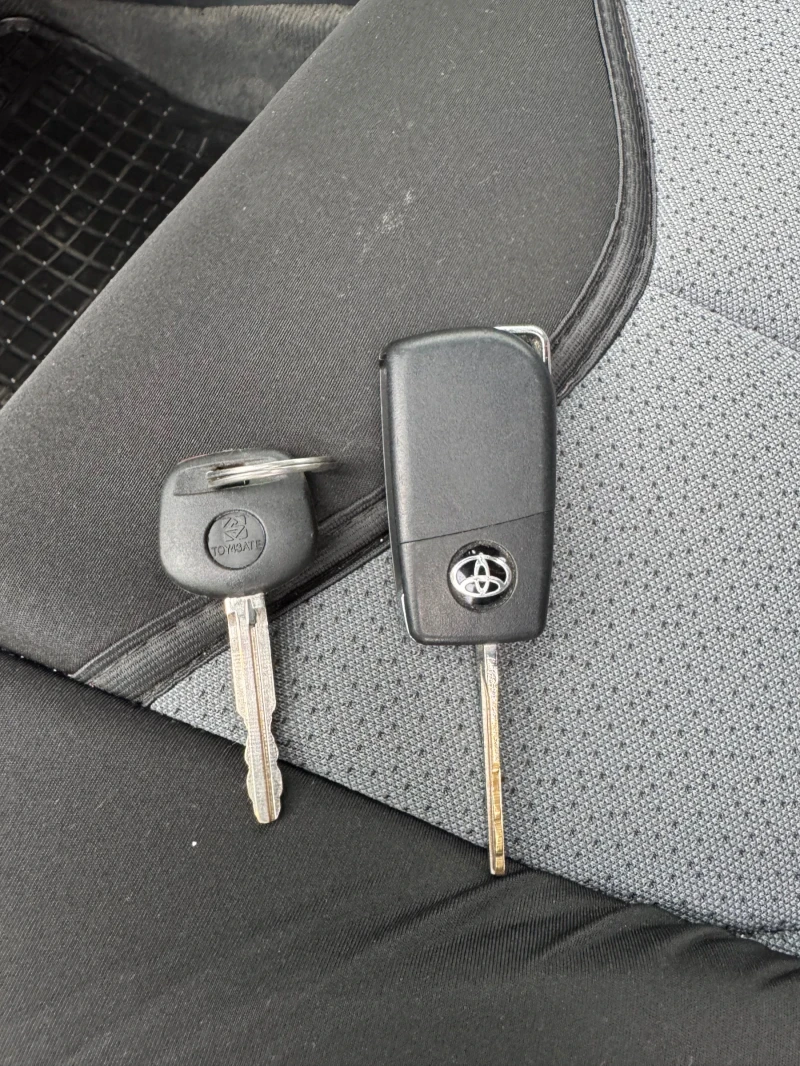 Toyota Rav4, снимка 10 - Автомобили и джипове - 53417329