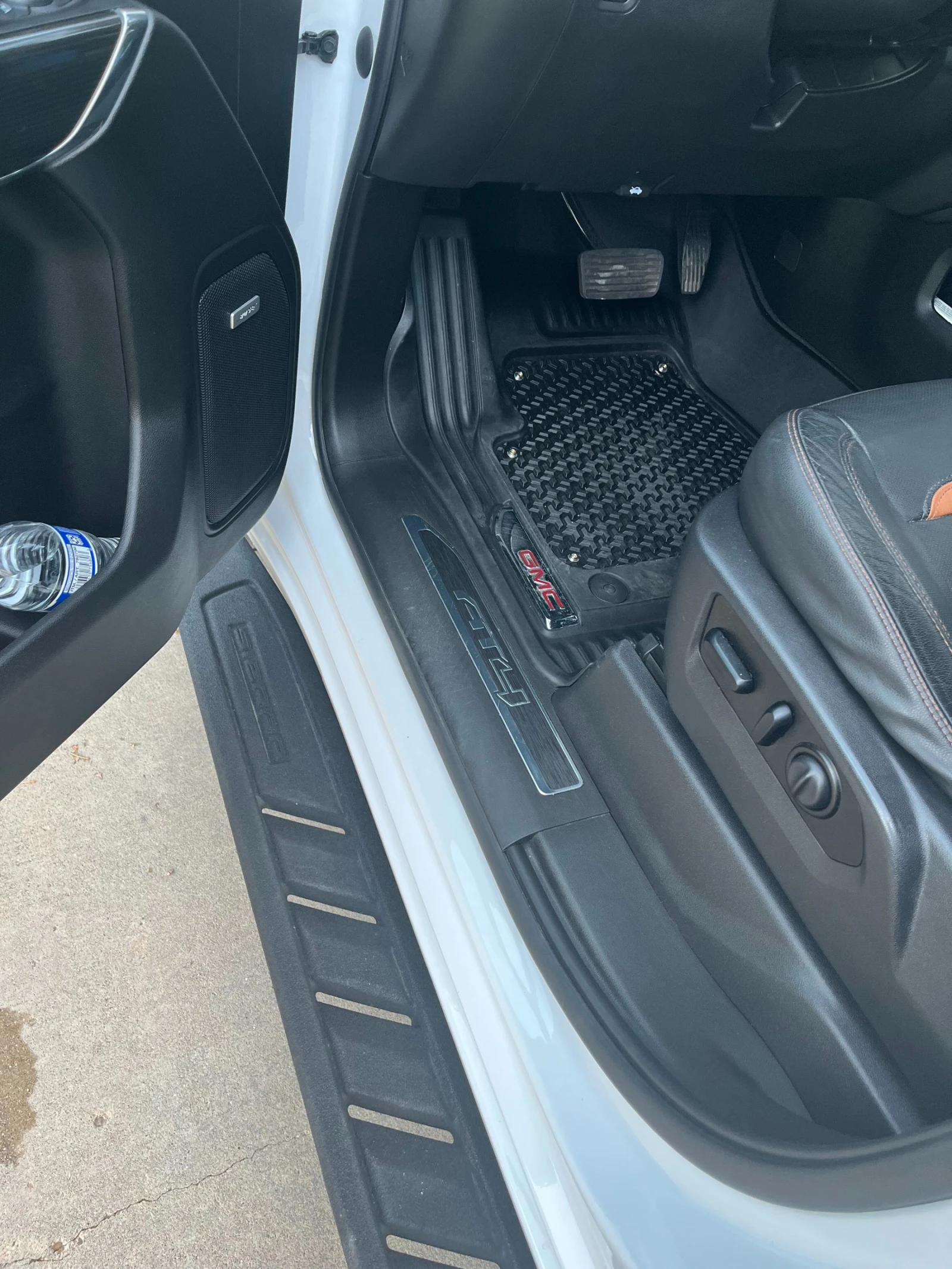 Gmc Sierra 1500 AT4 - изображение 7