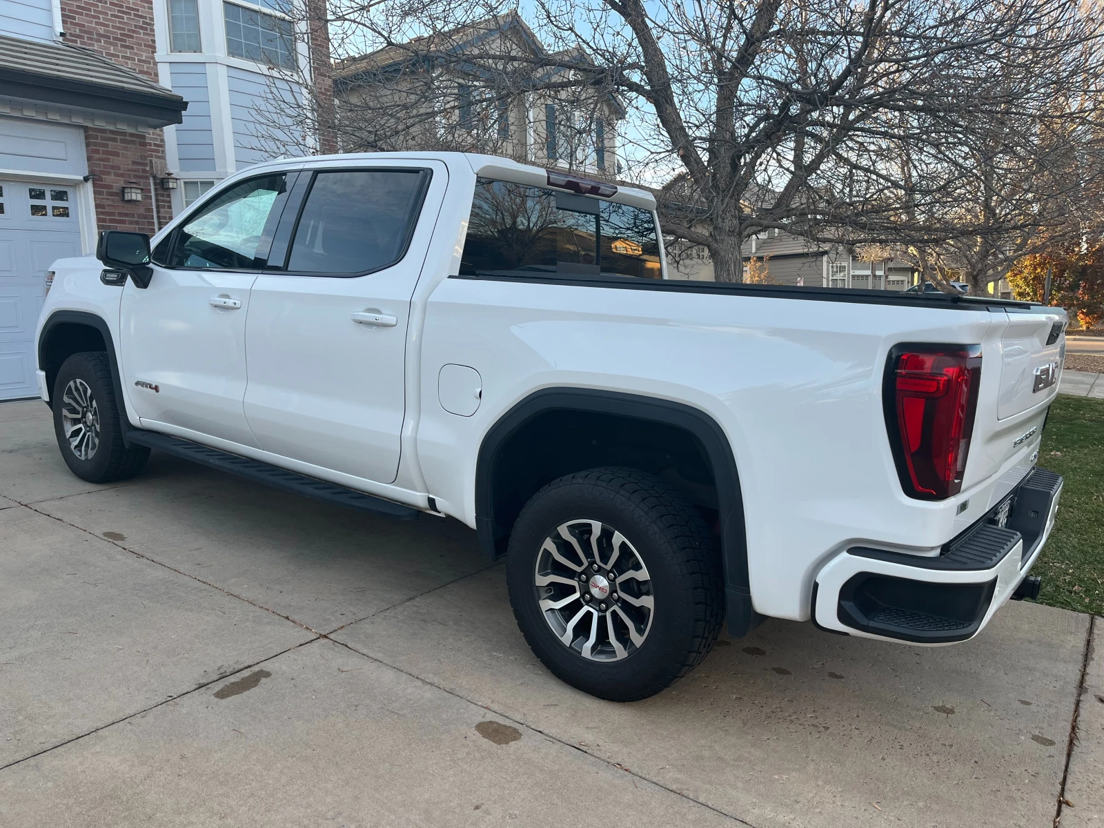 Gmc Sierra 1500 AT4 - изображение 2