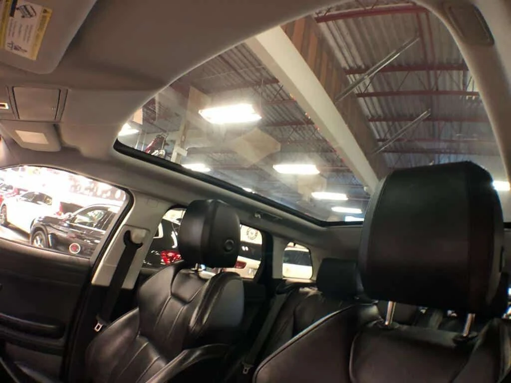 Land Rover Range Rover Evoque * SE AWD LEATHER PAN/ROOF NAV B/SPOT L/ASSIST CAME, снимка 11 - Автомобили и джипове - 53723883