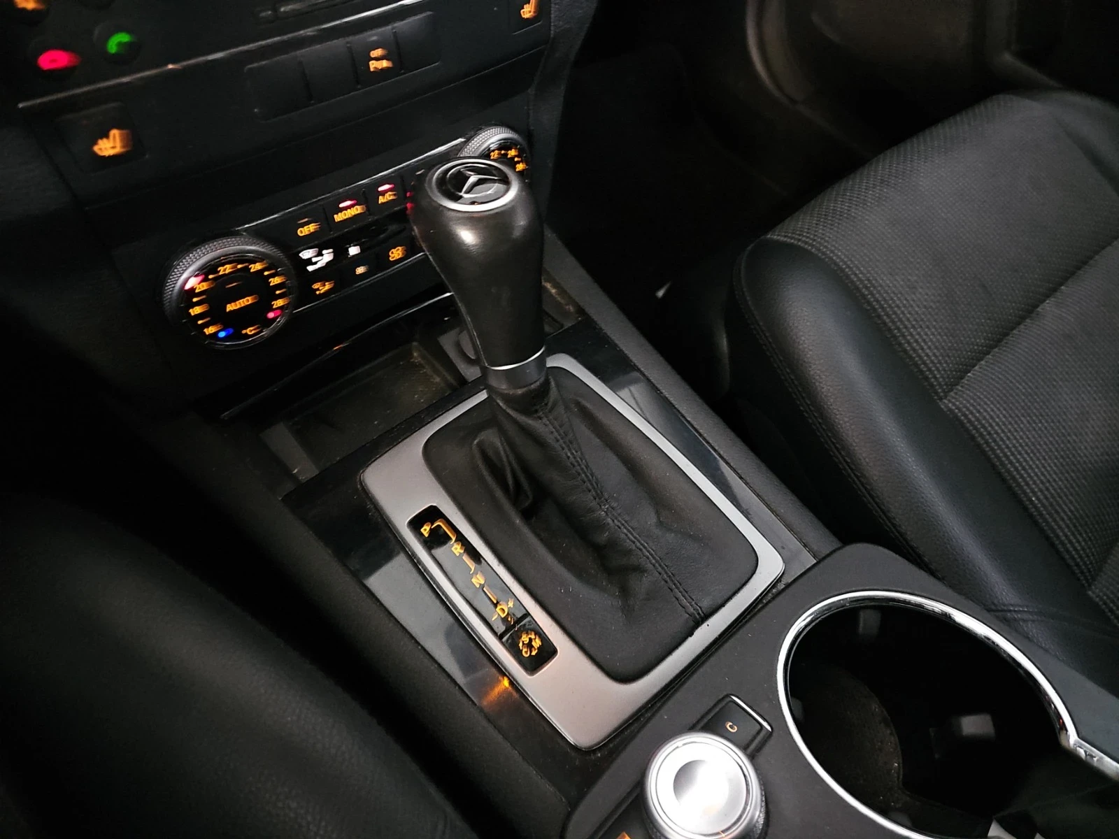 Mercedes-Benz GLK (KATO НОВА)^(4-MATIC), снимка 16 - Автомобили и джипове - 53986922