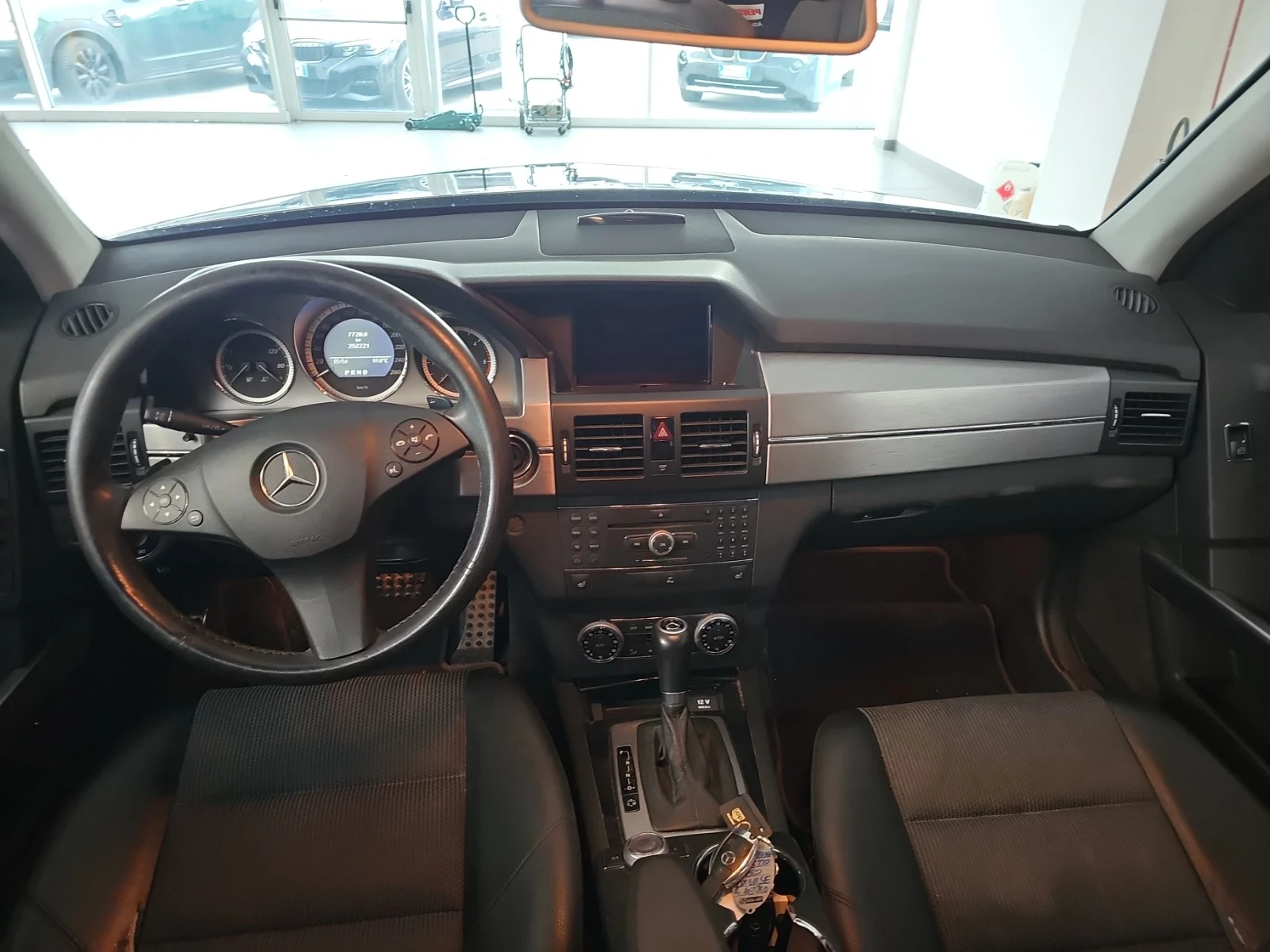 Mercedes-Benz GLK (KATO НОВА)^(4-MATIC), снимка 6 - Автомобили и джипове - 53986922