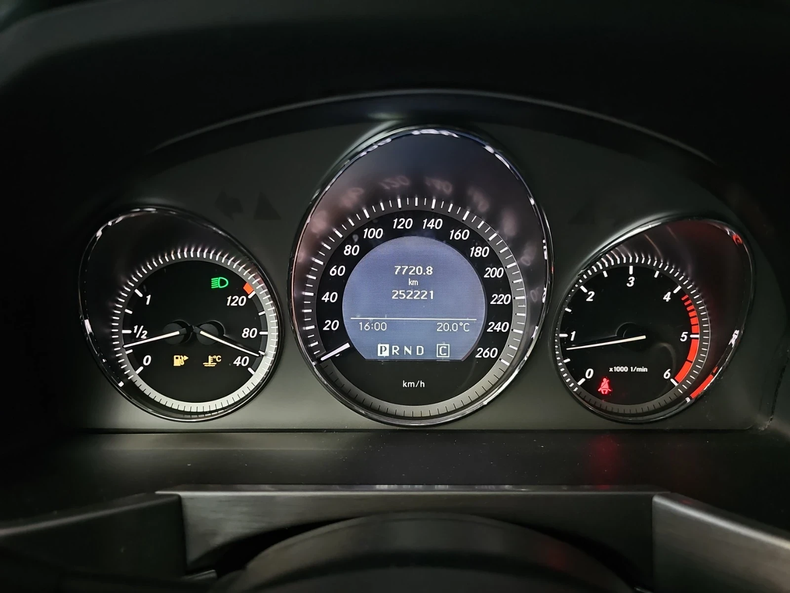 Mercedes-Benz GLK (KATO НОВА)^(4-MATIC), снимка 7 - Автомобили и джипове - 53986922