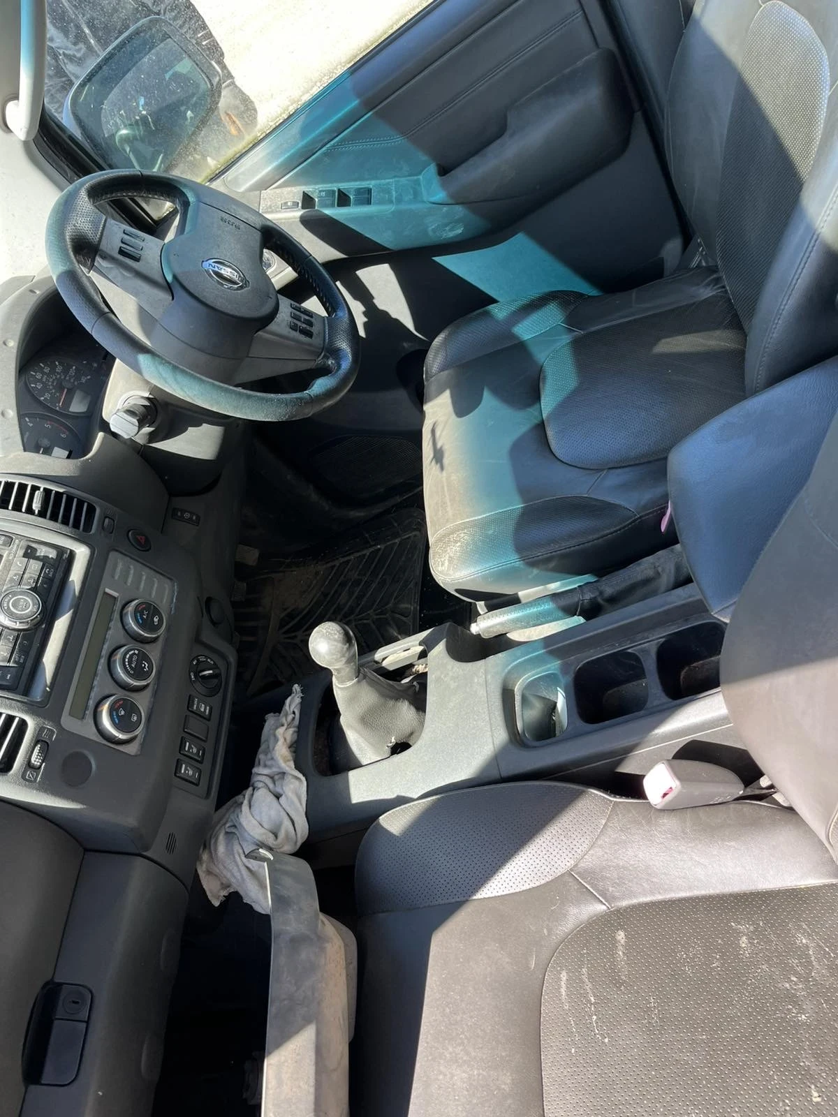 Nissan Navara 2.5 dci, снимка 8 - Автомобили и джипове - 54139368