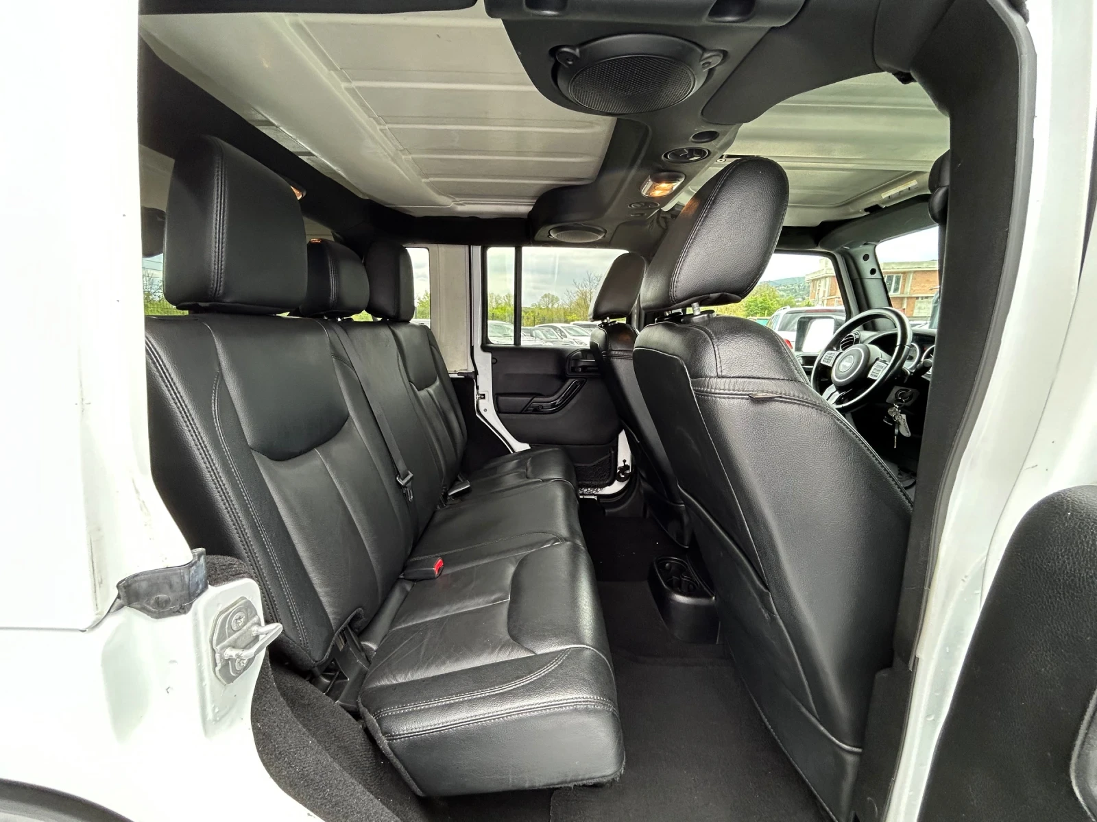 Jeep Wrangler UNLIMITED SAHARA* 2.8 CRD* AUT* ALPINE, снимка 13 - Автомобили и джипове - 54402841