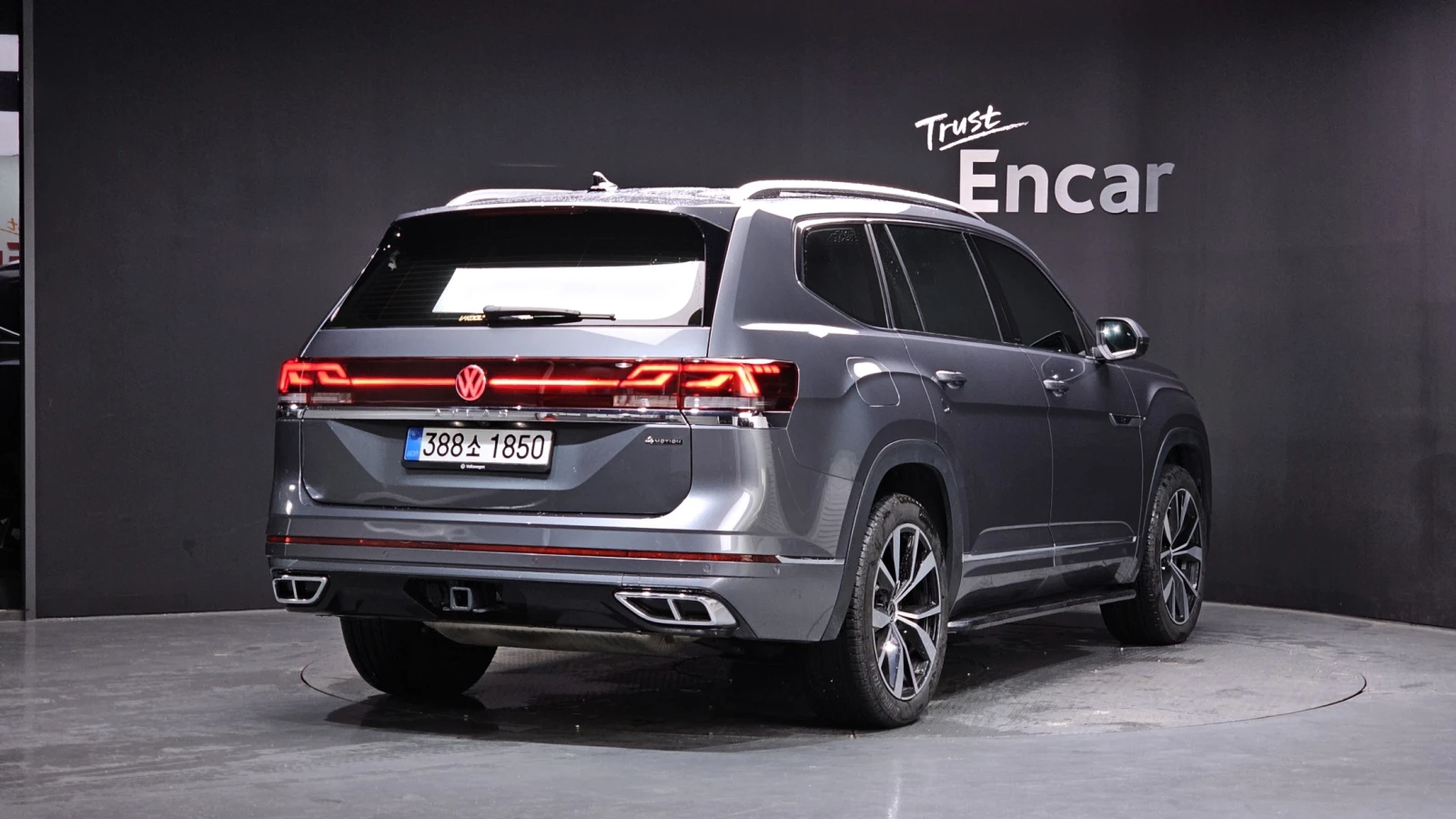 VW Atlas 2.0 TSI* HUD* ЕЛ. БАГАЖНИК* 360* МАСАЖ* КРАЙНА ЦЕН, снимка 2 - Автомобили и джипове - 55983919