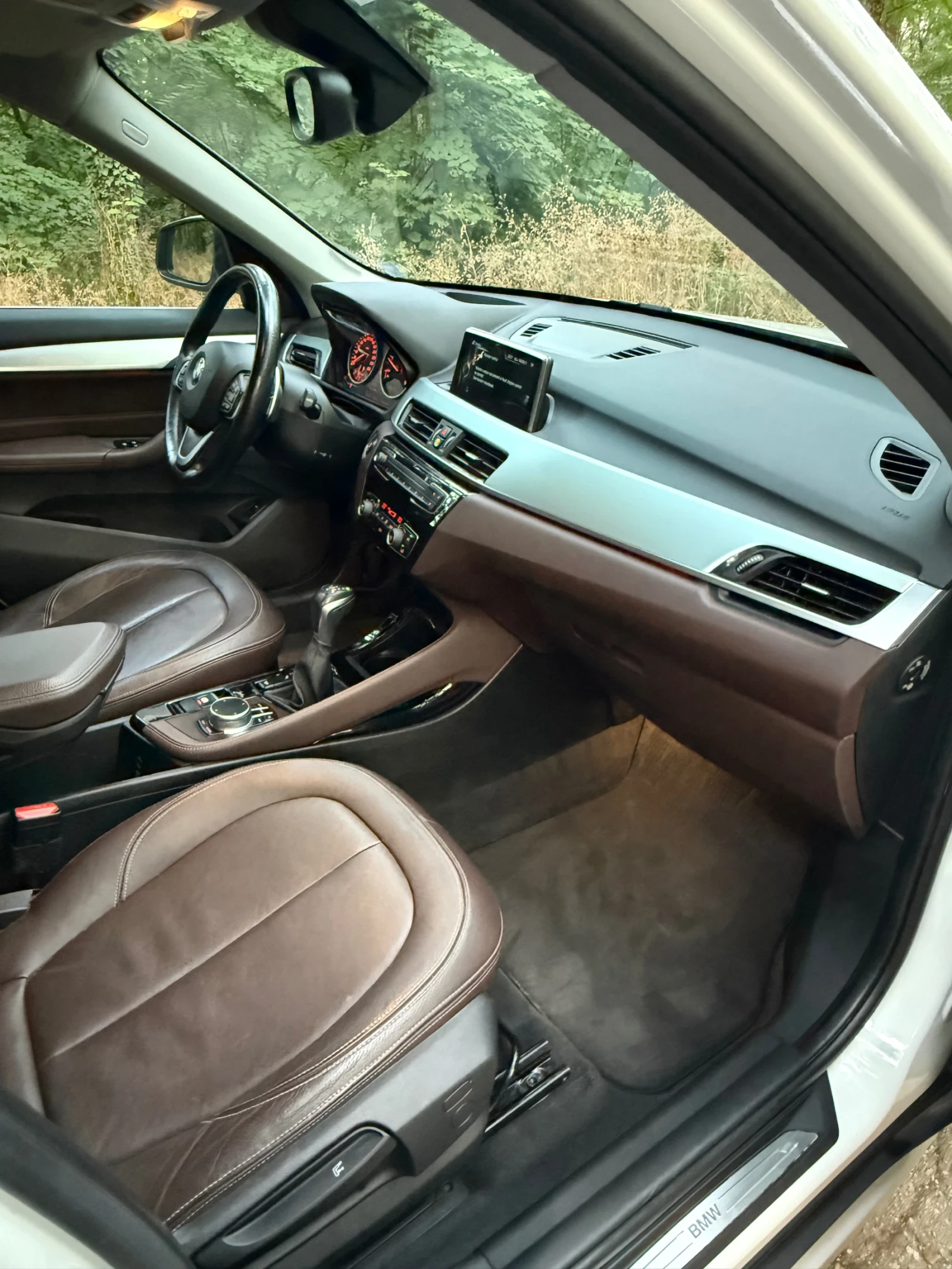 BMW X1 25d / Сервизна история / Много екстри, снимка 10 - Автомобили и джипове - 56173486