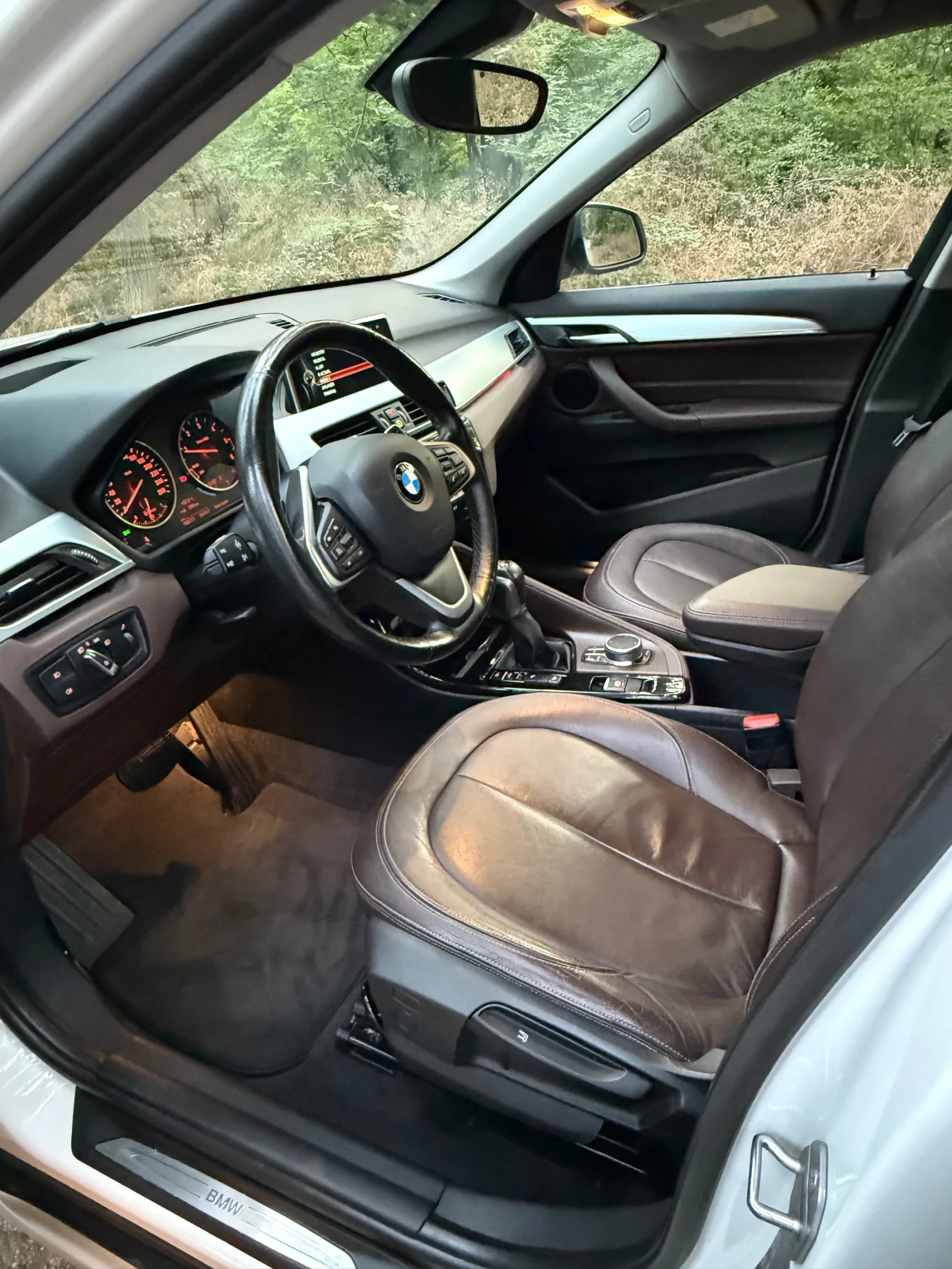 BMW X1 25d / Сервизна история / Много екстри, снимка 9 - Автомобили и джипове - 56173486