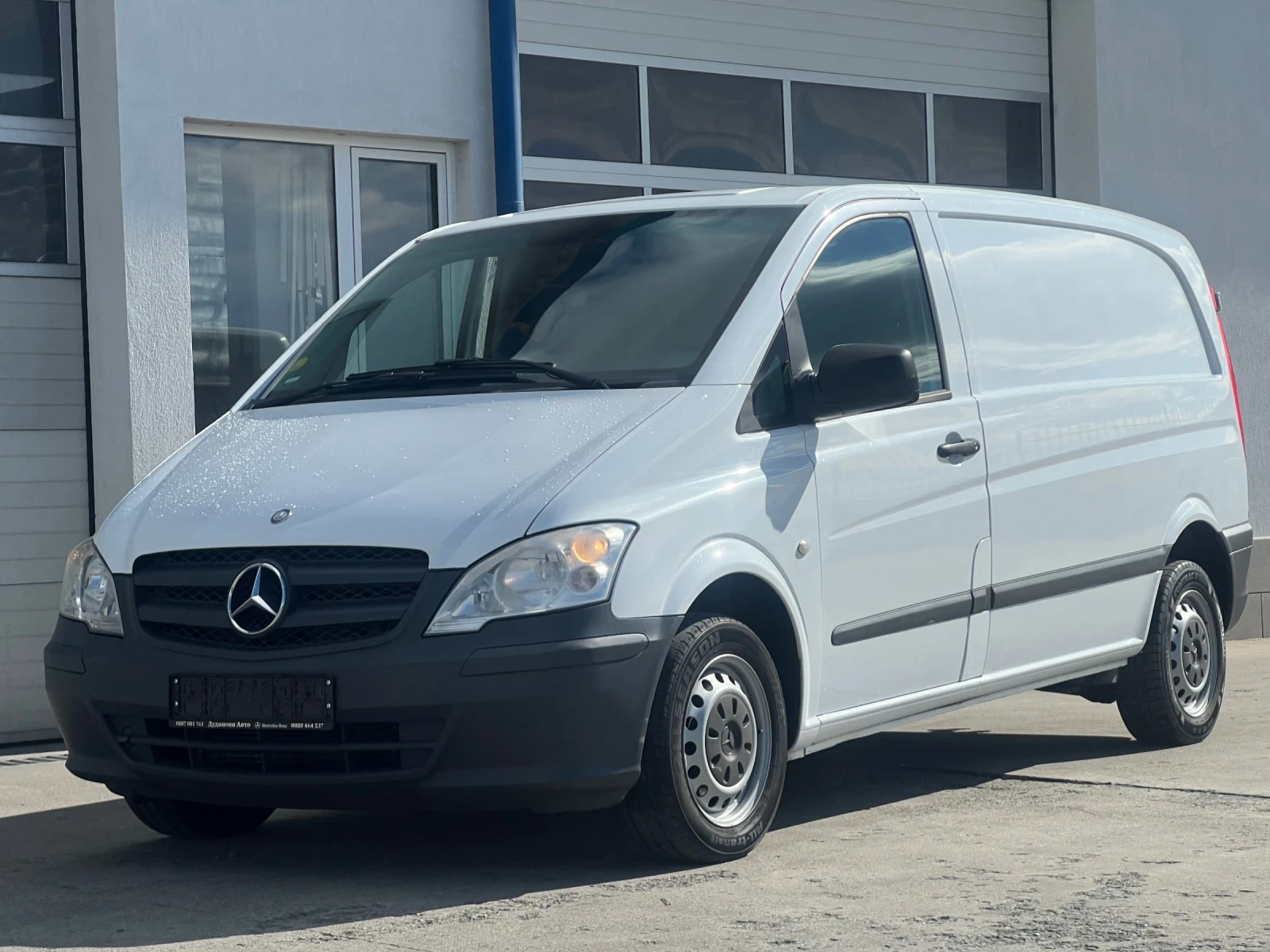 Mercedes-Benz Vito 110 / 2 броя / Климатроник, снимка 3 - Бусове и автобуси - 54525464