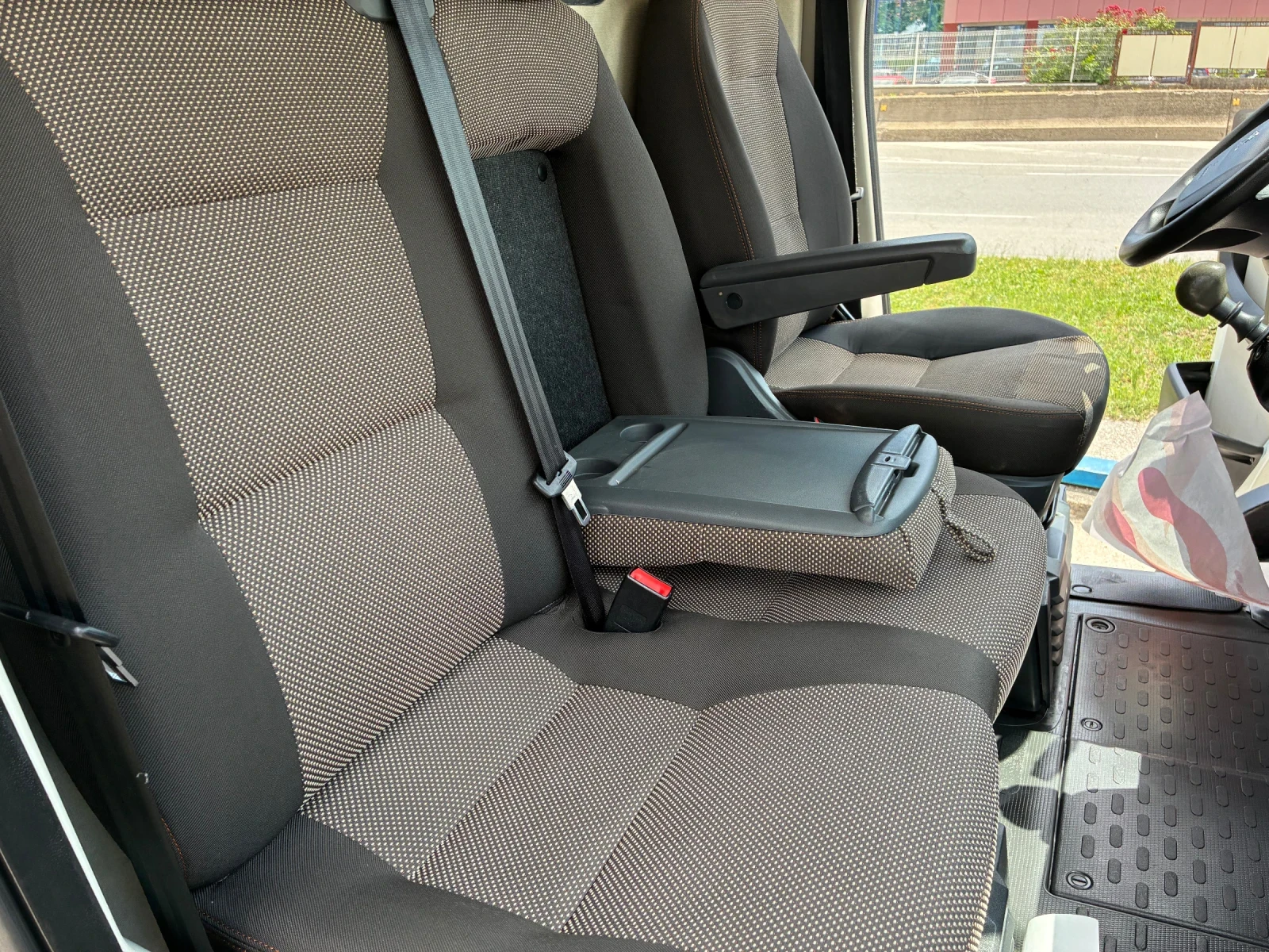 Peugeot Boxer 2.0hdi 131кс евро 6, снимка 12 - Бусове и автобуси - 54954239