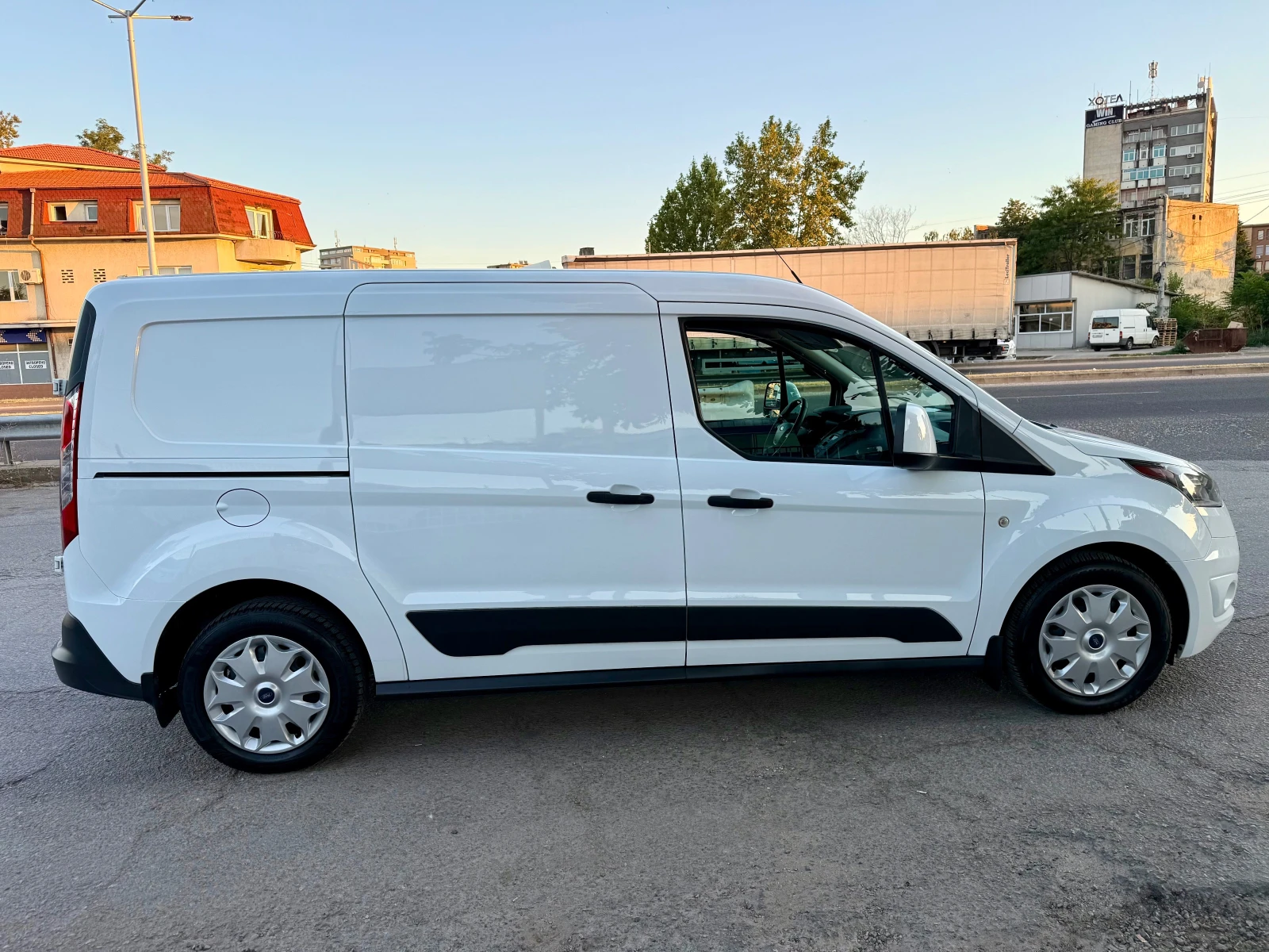 Ford Transit 1.5 TDCi MAXI EVRO6, снимка 6 - Бусове и автобуси - 55740520