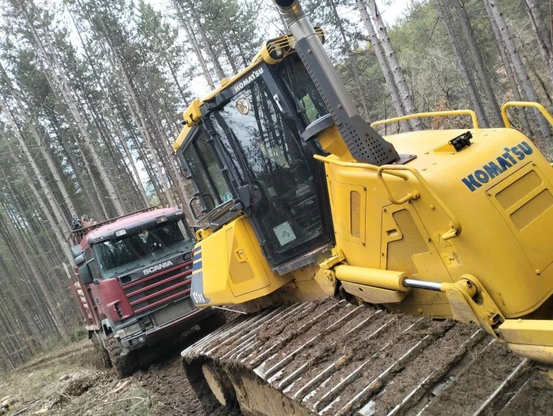 Булдозер Komatsu D61px24, снимка 3 - Индустриална техника - 45374104