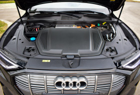 Audi E-Tron 55 quattro, снимка 10