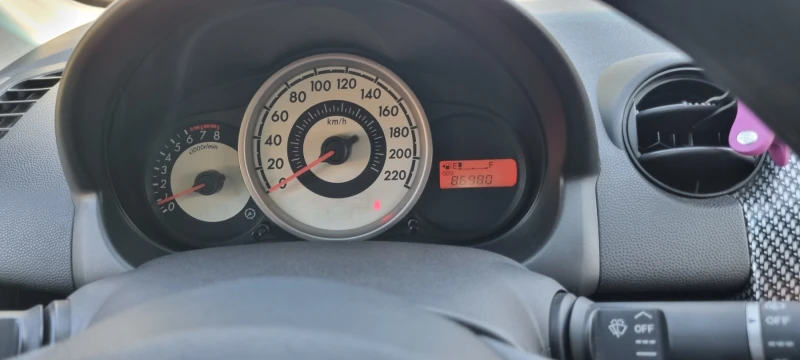 Mazda 2, снимка 9 - Автомобили и джипове - 48317710