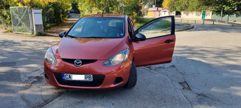 Mazda 2, снимка 1 - Автомобили и джипове - 48317710