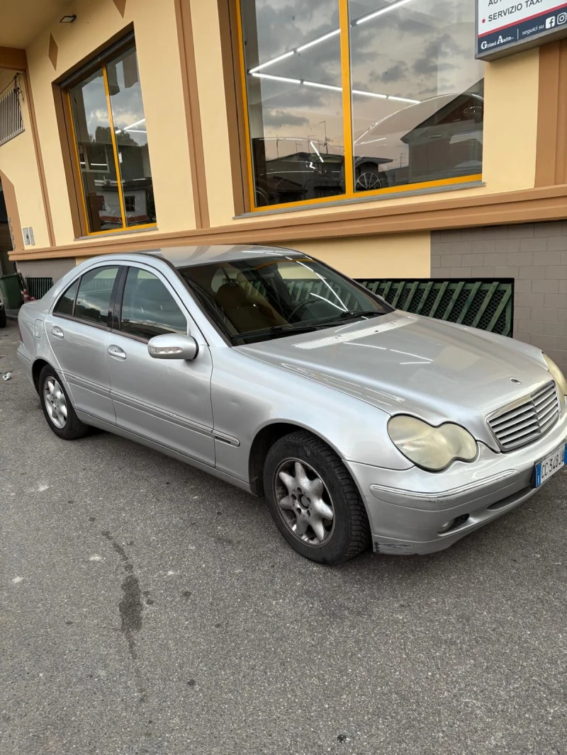 Mercedes-Benz 220, снимка 1 - Автомобили и джипове - 48036577