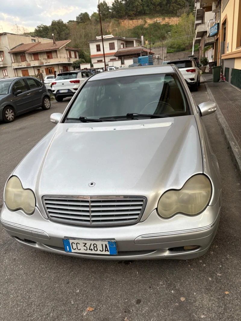 Mercedes-Benz 220, снимка 2 - Автомобили и джипове - 48036577