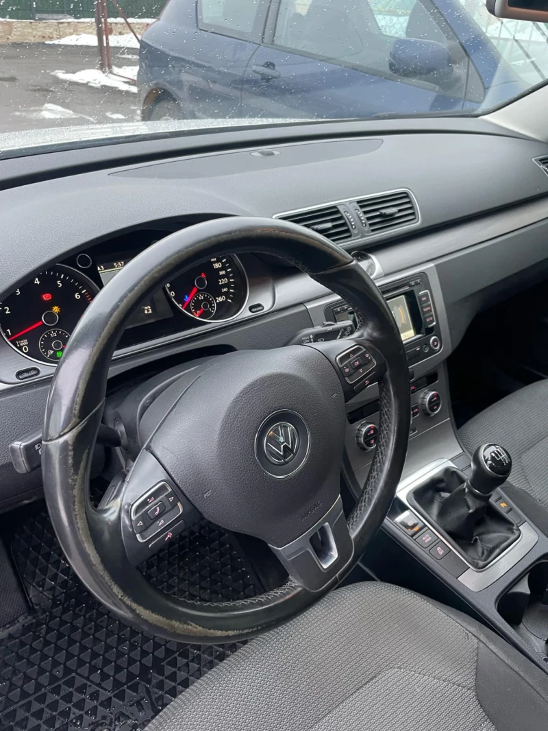 VW Passat, снимка 6 - Автомобили и джипове - 48751361