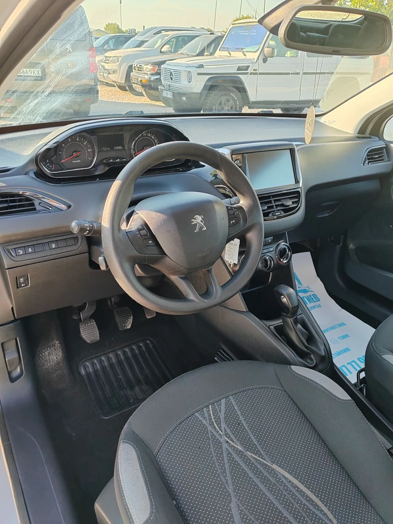 Peugeot 208 1.0, 68к.с., снимка 11 - Автомобили и джипове - 51826526