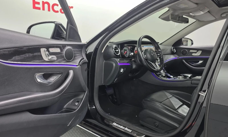 Mercedes-Benz E 220 W213 E220D, снимка 12 - Автомобили и джипове - 52545617