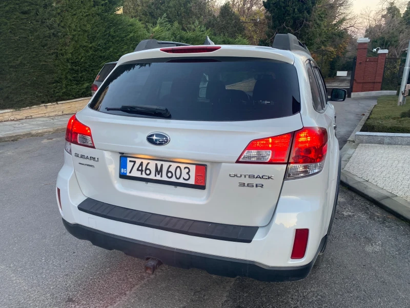 Subaru Outback, снимка 12 - Автомобили и джипове - 52855563