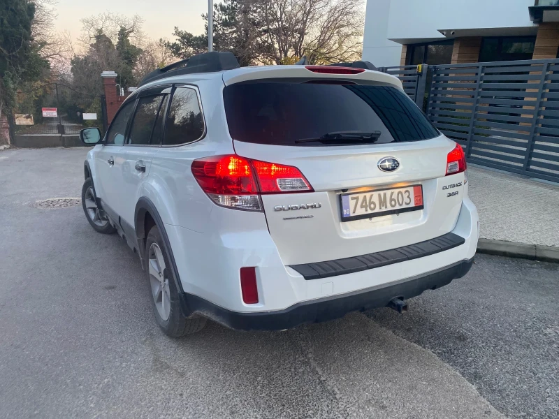 Subaru Outback, снимка 3 - Автомобили и джипове - 52855563