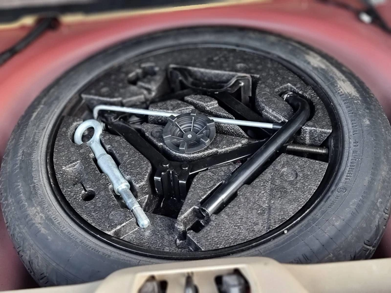 Volvo V70 D5 AWD, снимка 12 - Автомобили и джипове - 53269201