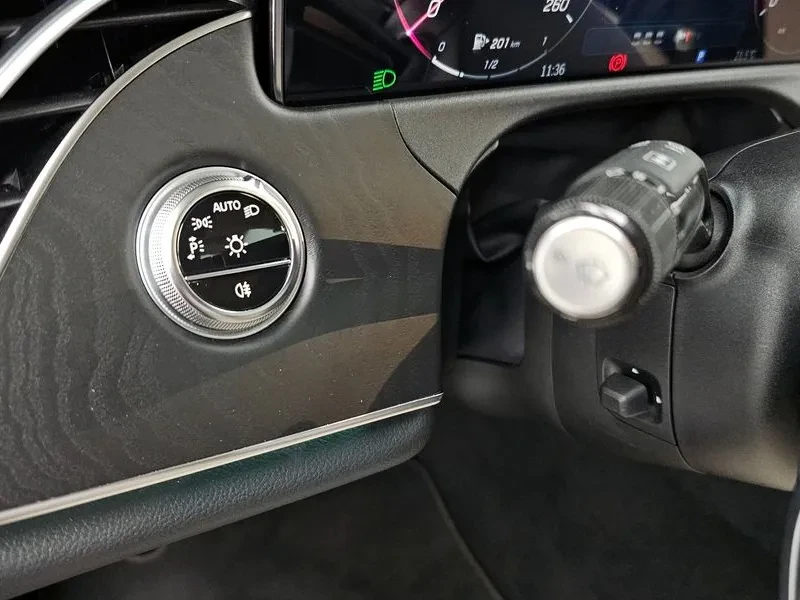 Mercedes-Benz E 200, снимка 14 - Автомобили и джипове - 54822837
