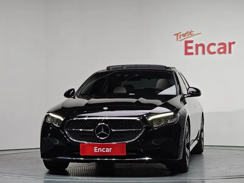 Mercedes-Benz E 200, снимка 3 - Автомобили и джипове - 54822837