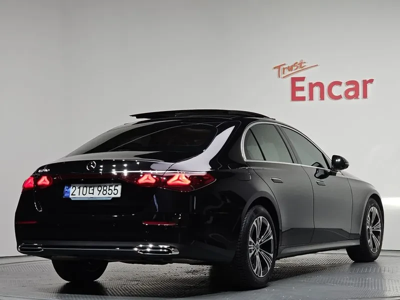 Mercedes-Benz E 200, снимка 2 - Автомобили и джипове - 54822837