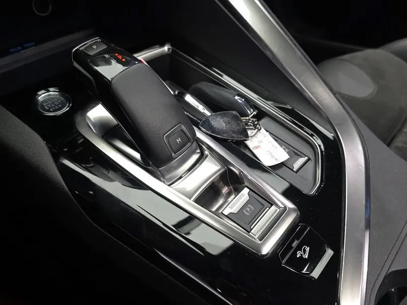Peugeot 3008 1.5 BlueHDI GT - САМО 30% АВАНС, снимка 9 - Автомобили и джипове - 55987582