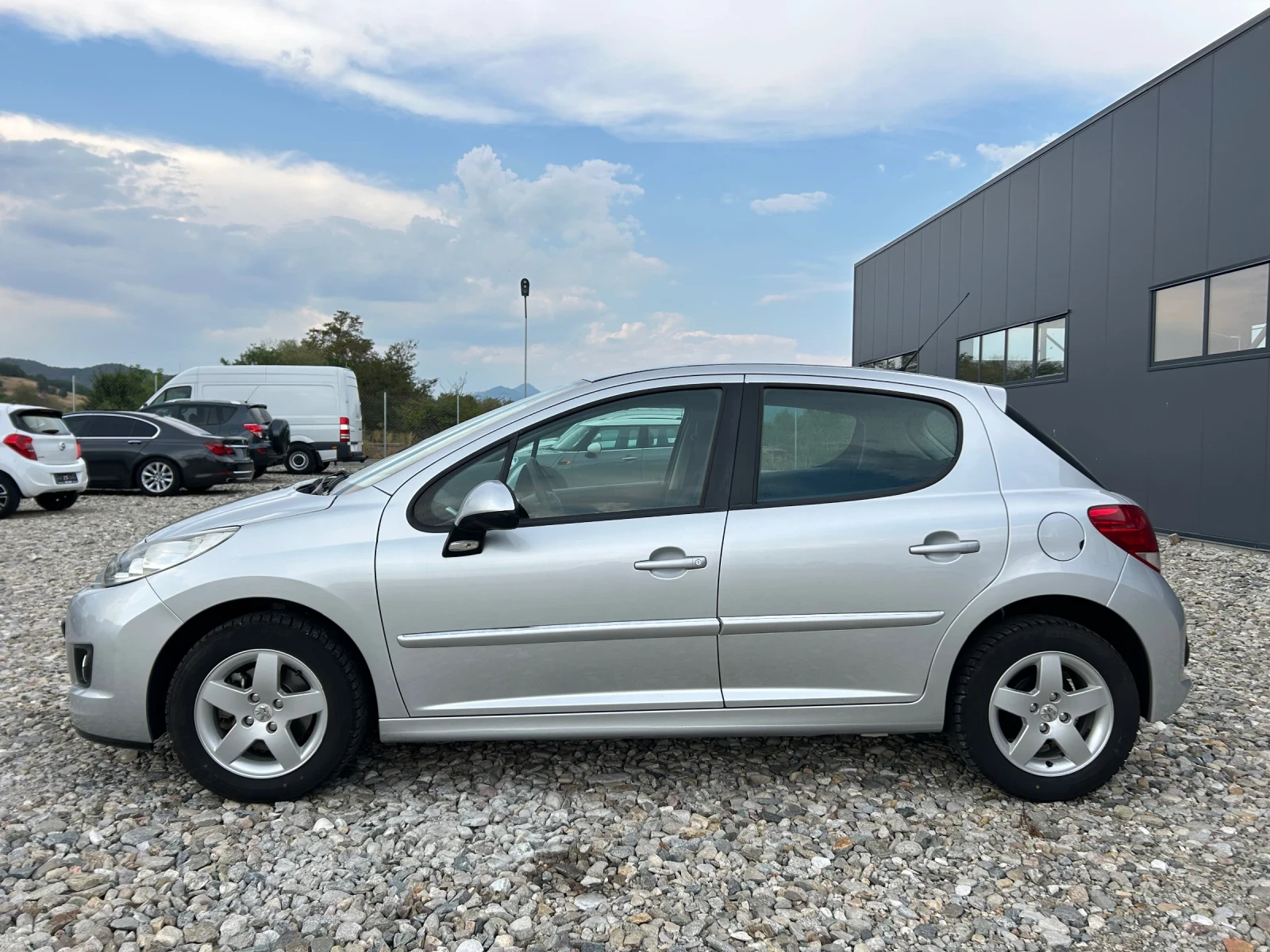 Peugeot 207 1.4i FACELIFT - изображение 3