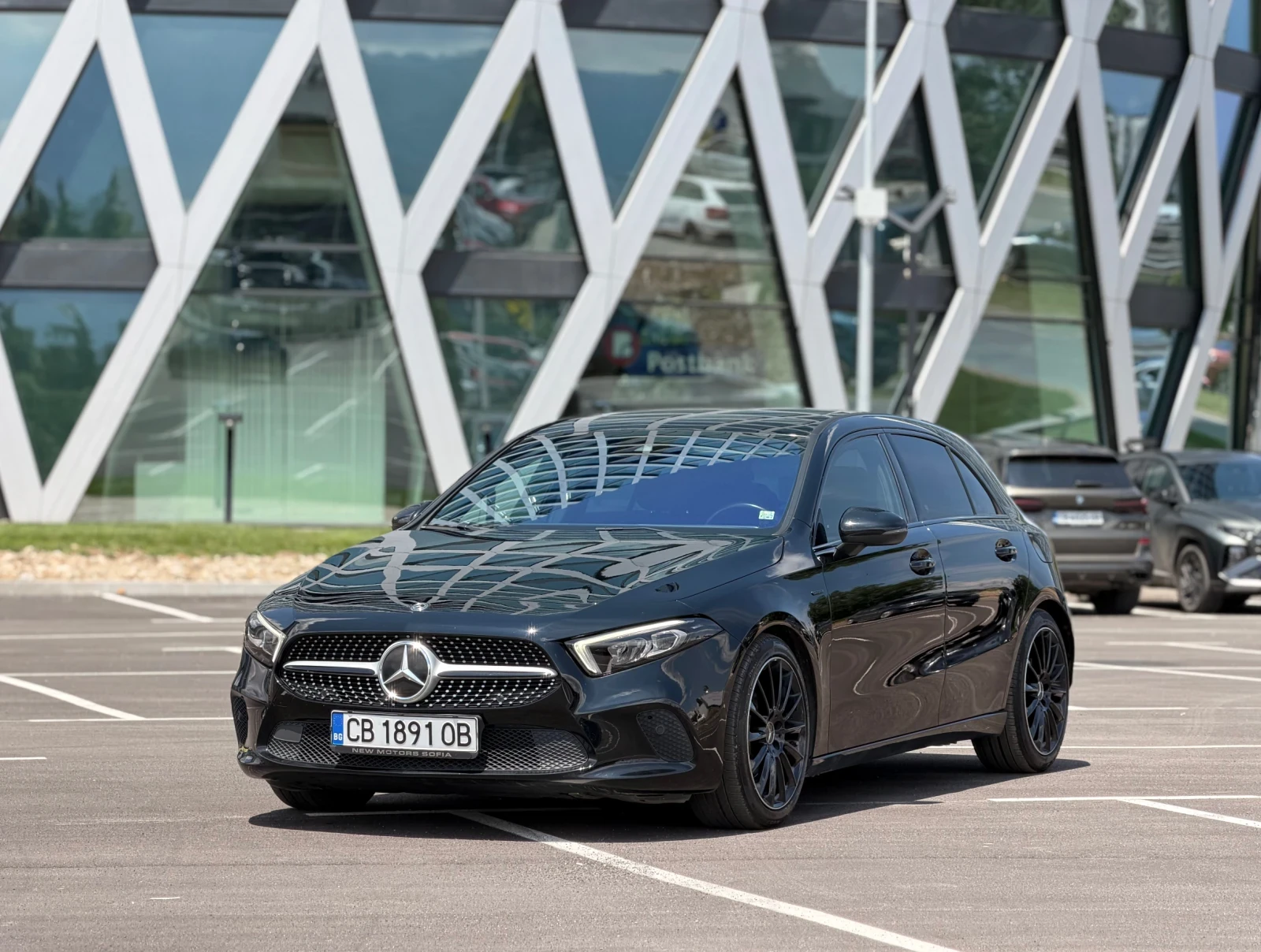 Mercedes-Benz A 200 -sport-обслужена -Лизинг през Уникредит по 320евро