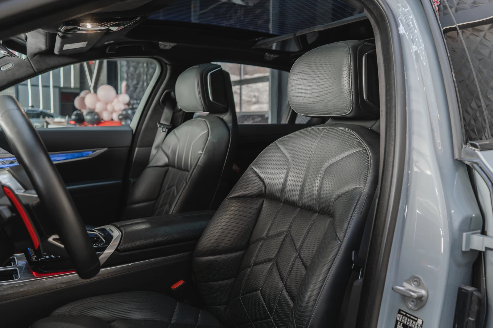 BMW 760 e xDrive * TV * FULL Екстри * B & W * M PACKET * , снимка 9 - Автомобили и джипове - 53905034