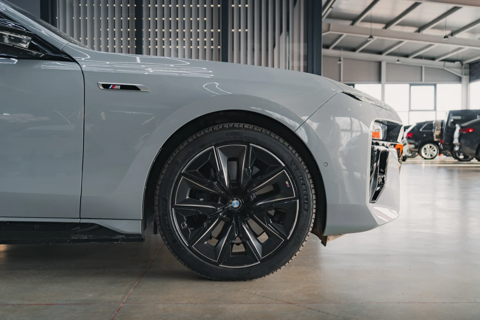 BMW 760 e xDrive * TV * FULL Екстри * B & W * M PACKET * , снимка 17 - Автомобили и джипове - 53905034