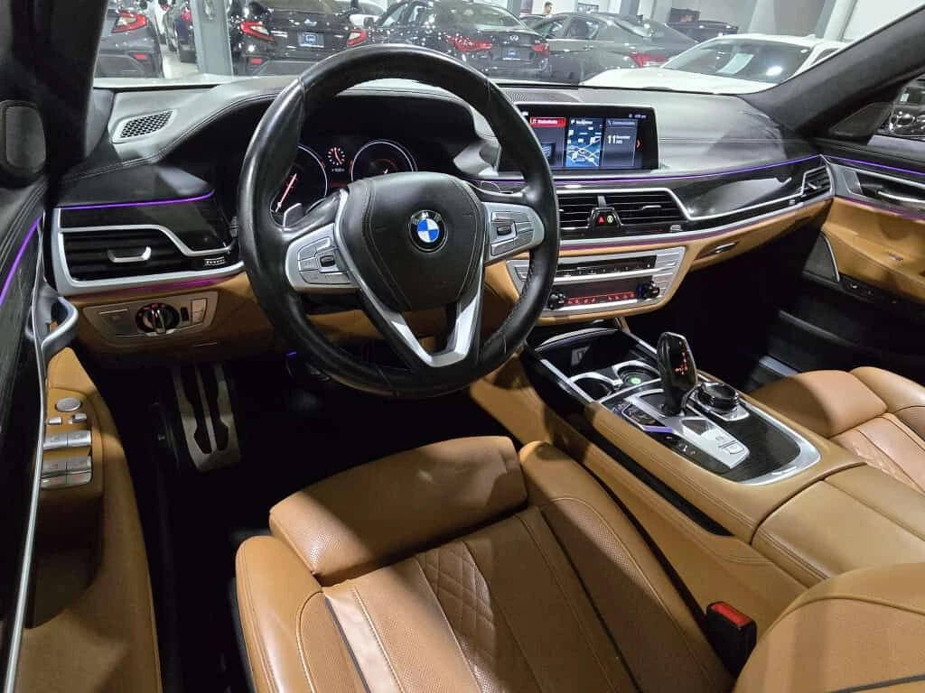 BMW 750 I PANO| HUD| 360| ОБДУХВАНЕ| АМБИЕНТ| CARFAX, снимка 7 - Автомобили и джипове - 53952445