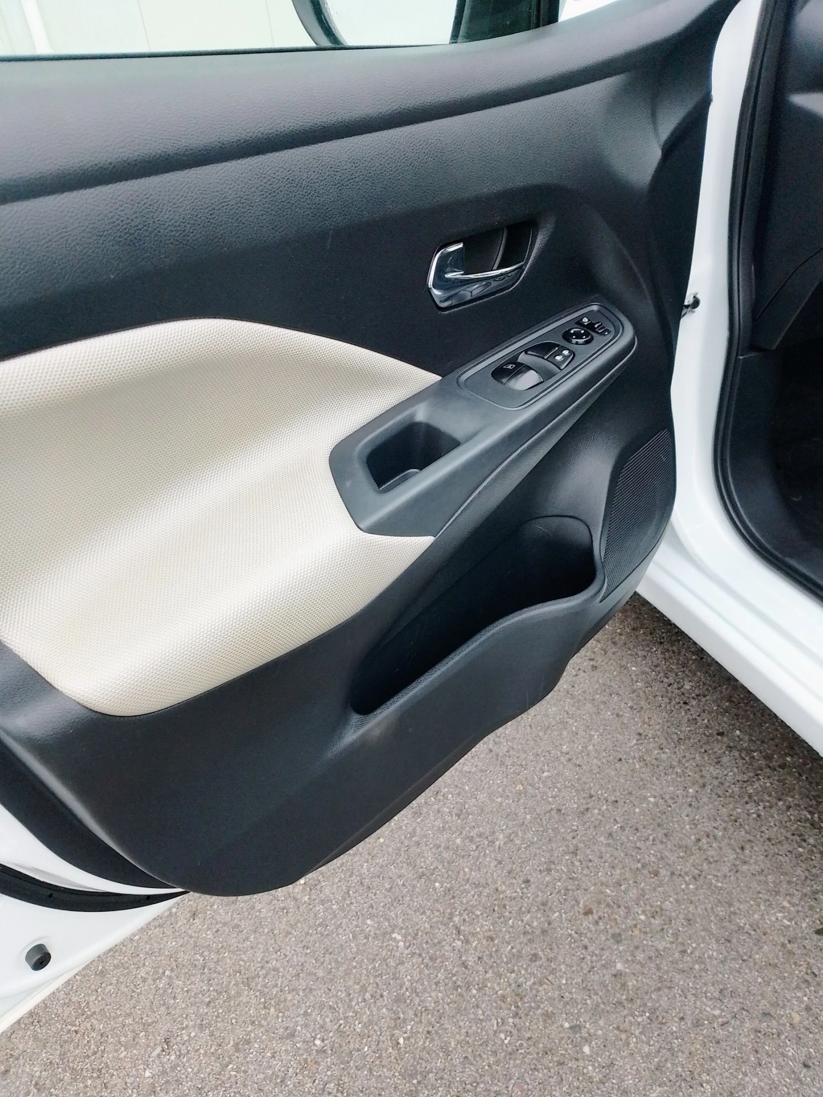 Nissan Micra 1.0 IGT Automatic , снимка 9 - Автомобили и джипове - 54042353