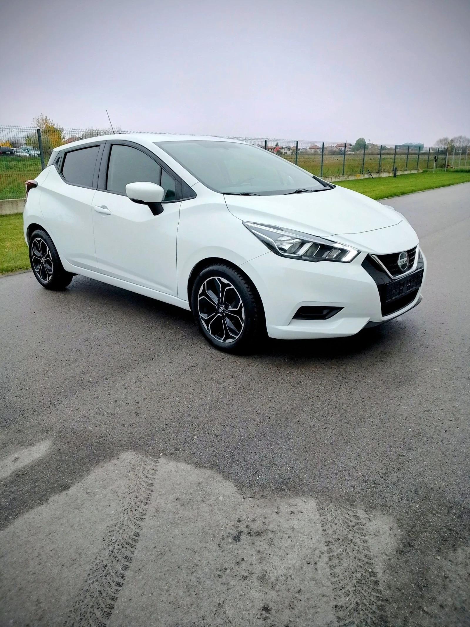 Nissan Micra 1.0 IGT Automatic , снимка 5 - Автомобили и джипове - 54042353