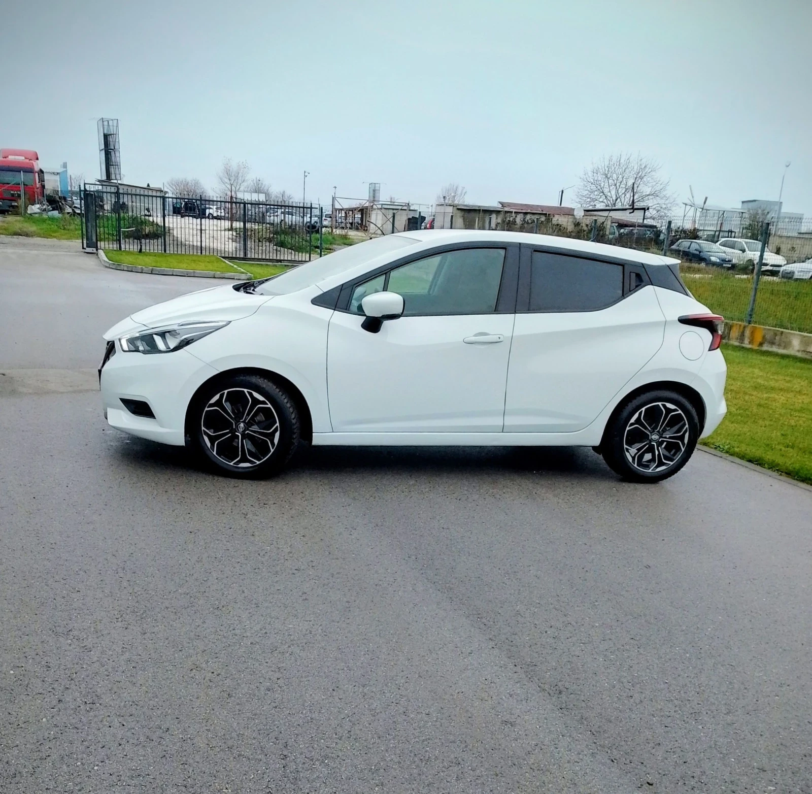 Nissan Micra 1.0 IGT Automatic , снимка 4 - Автомобили и джипове - 54042353