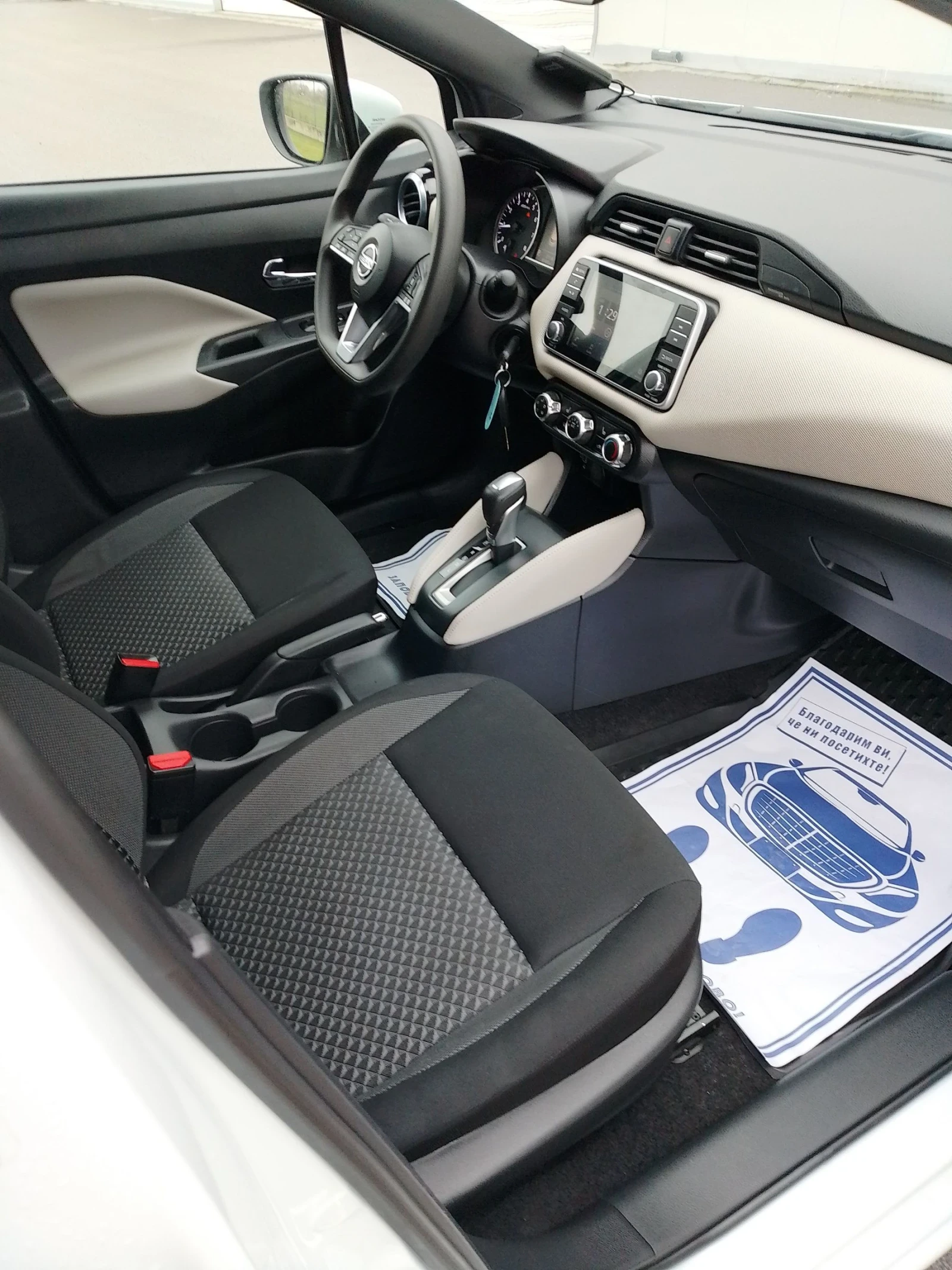 Nissan Micra 1.0 IGT Automatic , снимка 8 - Автомобили и джипове - 54042353