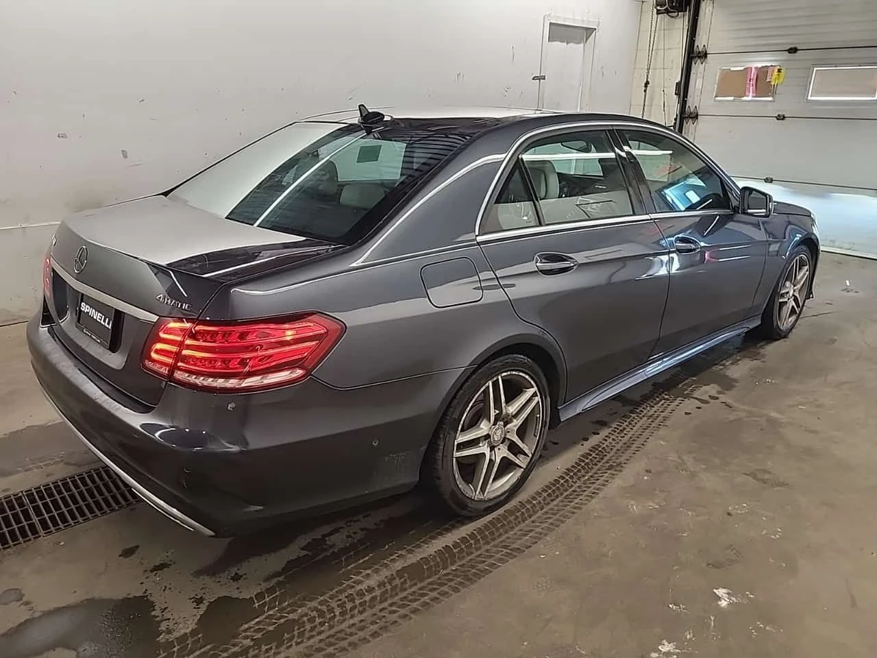 Mercedes-Benz E 400 * CARFAX * NAVI * PANO * , снимка 3 - Автомобили и джипове - 54339013