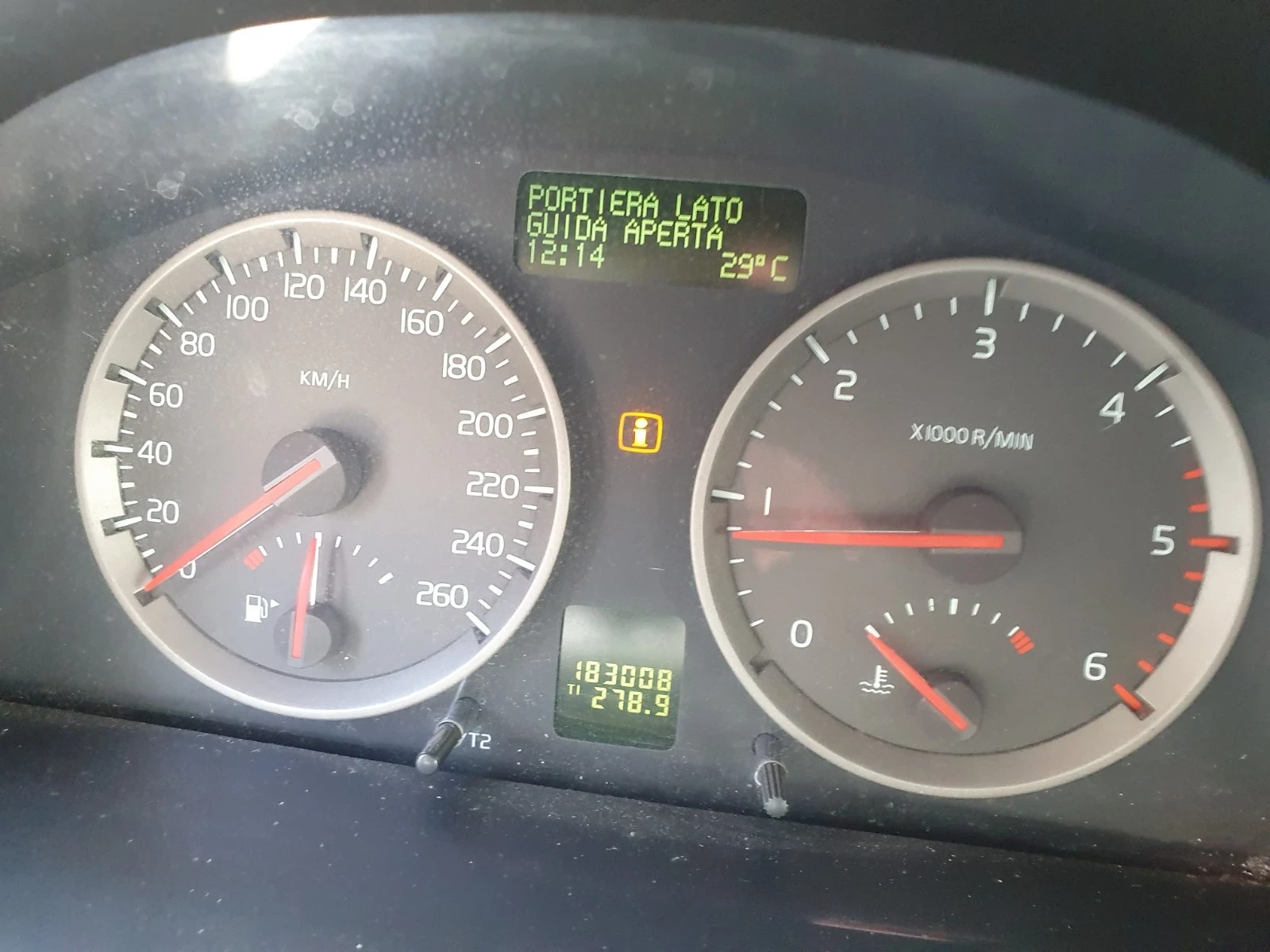 Volvo C30, снимка 10 - Автомобили и джипове - 54360319