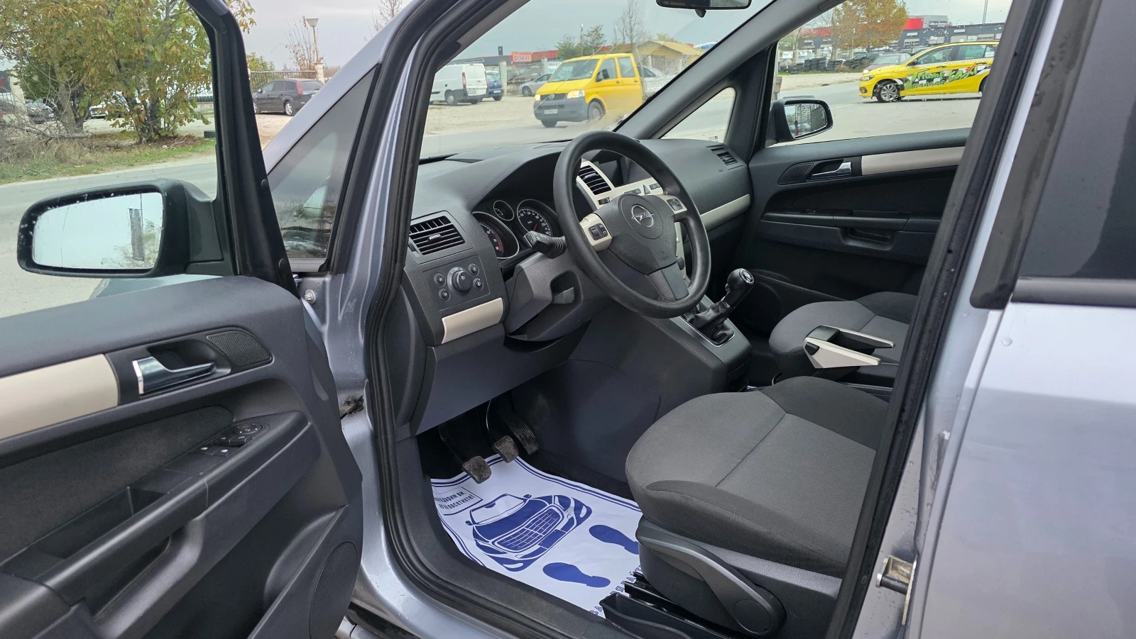 Opel Zafira БЕЗУПРЕЧЕН, снимка 6 - Автомобили и джипове - 54417006