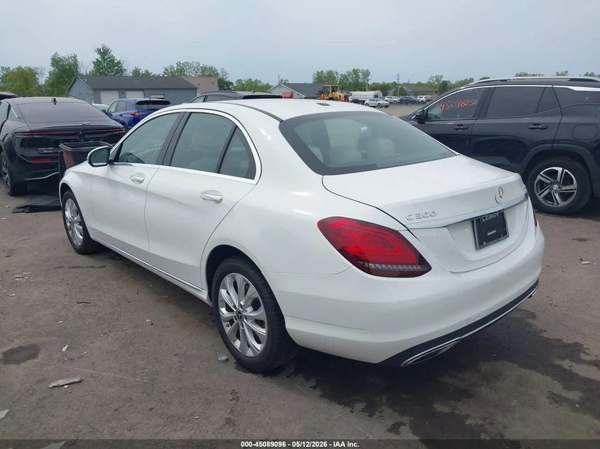 Mercedes-Benz C 300 2.0l 4Matic, снимка 3 - Автомобили и джипове - 54618747
