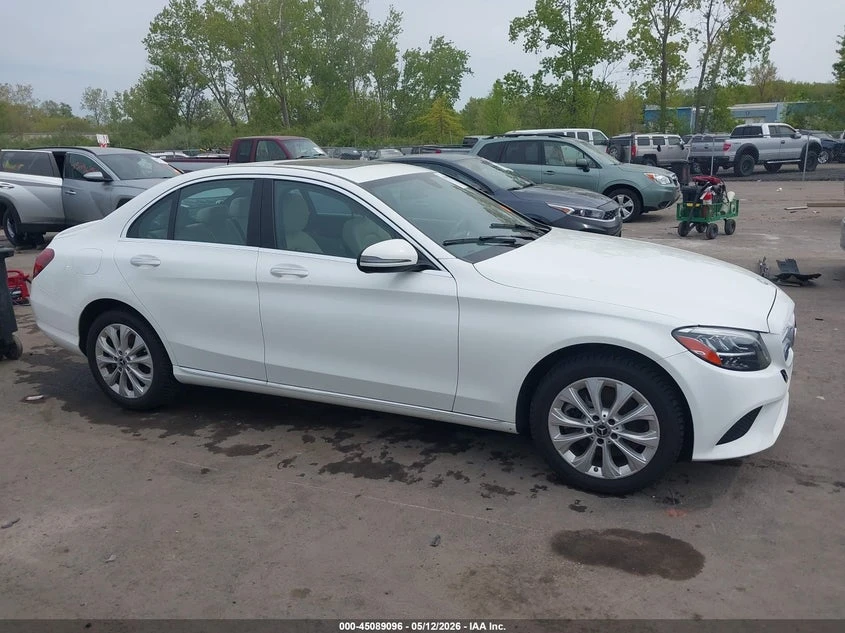 Mercedes-Benz C 300 2.0l 4Matic, снимка 13 - Автомобили и джипове - 54618747