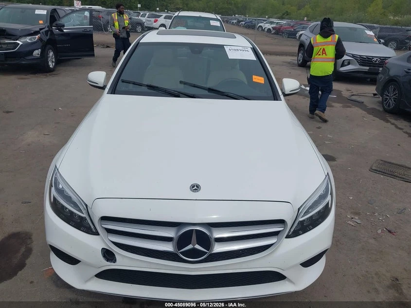 Mercedes-Benz C 300 2.0l 4Matic, снимка 12 - Автомобили и джипове - 54618747