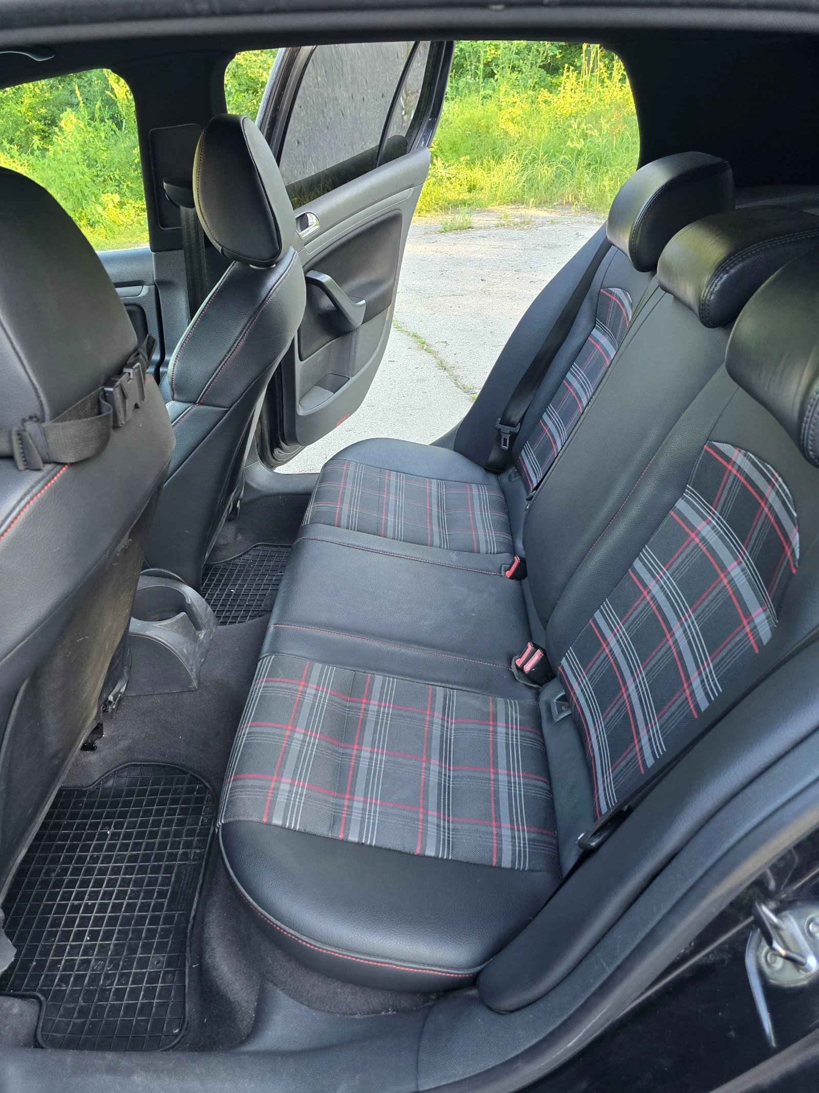 VW Golf 1.9 TDI, снимка 6 - Автомобили и джипове - 54722204